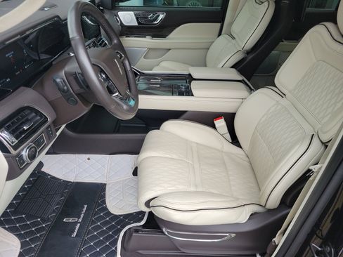 Used 2019 Lincoln Navigator L Black Label w/ Cargo Package image 3