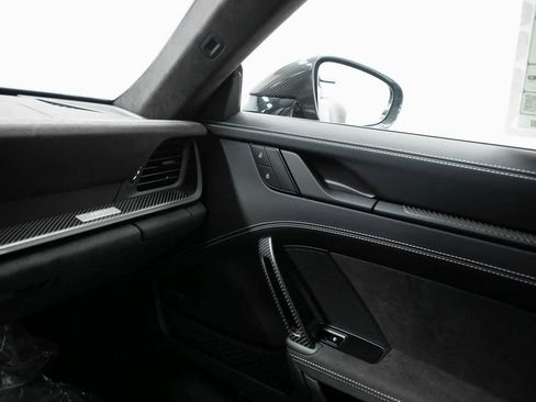 New 2026 Porsche 911 GT3 image 25