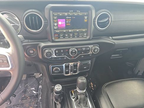 Used 2023 Jeep Wrangler Unlimited Sahara w/ Cold Weather Group AWD/4WD image 5