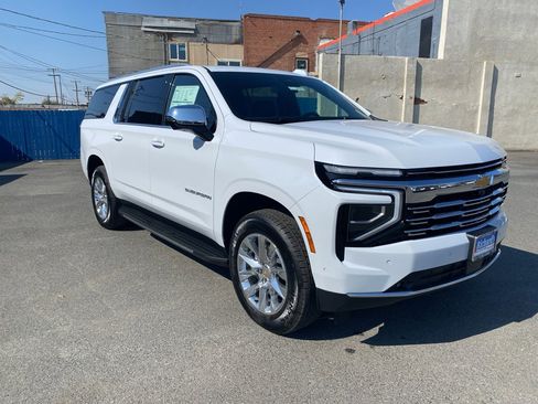 New 2026 Chevrolet Suburban Premier image 9