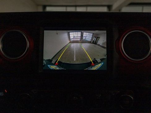 Used 2021 Jeep Wrangler Unlimited Rubicon w/ Xtreme Recon 35" Tire Package image 16