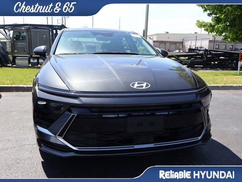 Used 2025 Hyundai Sonata SEL FWD image 3