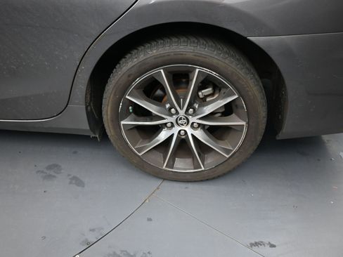 Used 2015 Toyota Camry XLE image 20