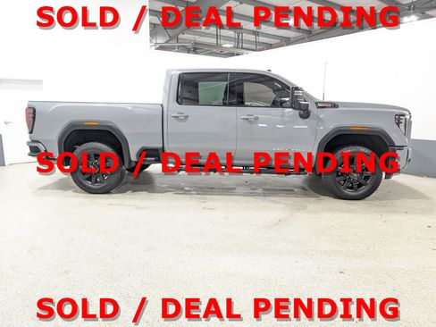 Used 2025 GMC Sierra 3500 AT4 image 2