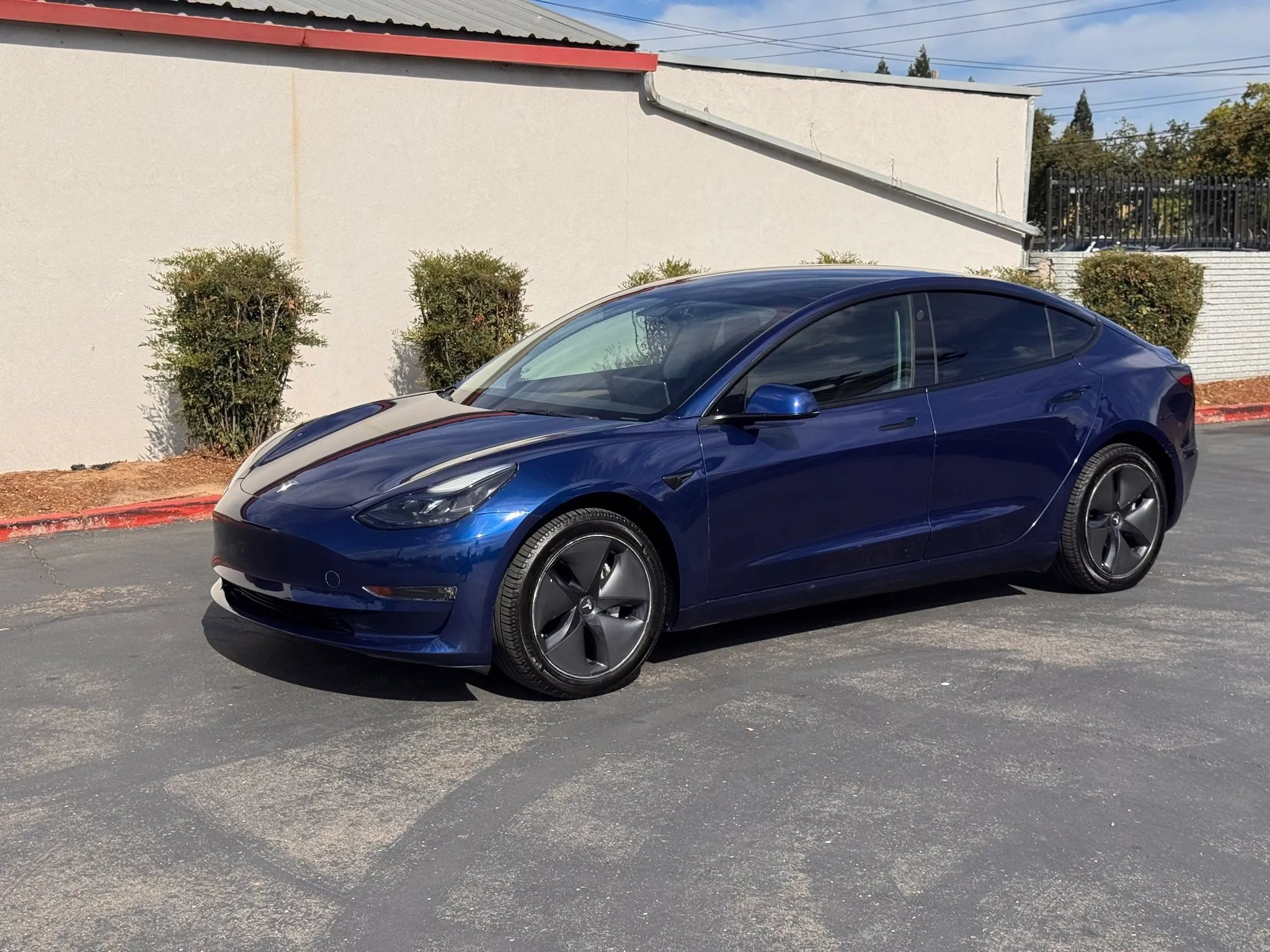 Used 2023 Tesla Model 3 Standard Range RWD image 2