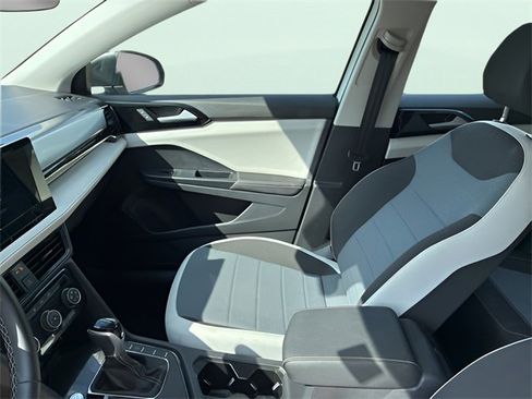 Used 2025 Volkswagen Taos S image 16