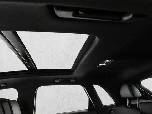 Certified 2025 Audi Q3 2.0T Premium Plus w/ Premium Plus Package image 17