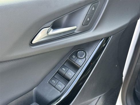 Used 2025 Chevrolet Equinox LT FWD image 21