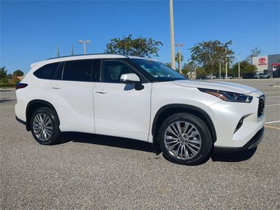 Used 2024 Toyota Highlander Platinum