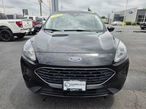 Used 2021 Ford Escape SE w/ SE Sport Appearance Package AWD/4WD image 3