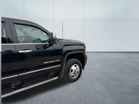 Used 2019 GMC Sierra 3500 Denali w/ Duramax Plus Package image 15