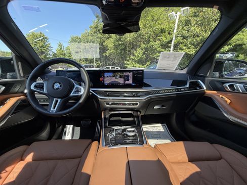 Certified 2026 BMW X5 M60i AWD/4WD image 17