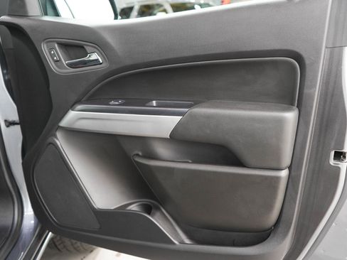 Used 2020 Chevrolet Colorado LT w/ LT Convenience Package AWD/4WD image 9