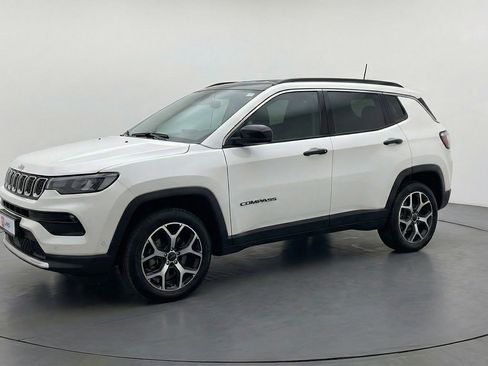 Used 2025 Jeep Compass Limited AWD/4WD image 3