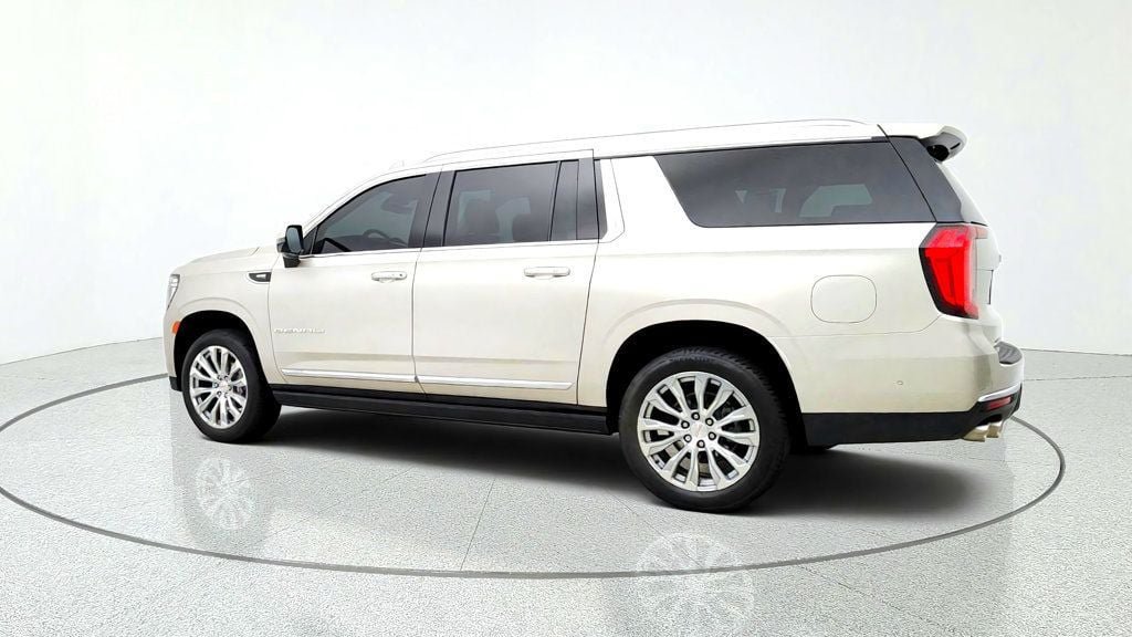 Used 2023 GMC Yukon XL Denali w/ Denali Reserve Package AWD/4WD image 7