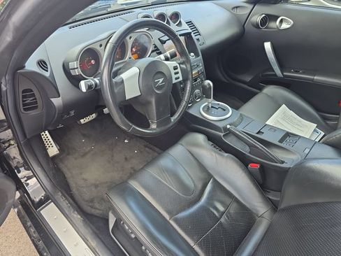 Used 2005 Nissan 350Z Touring RWD image 12
