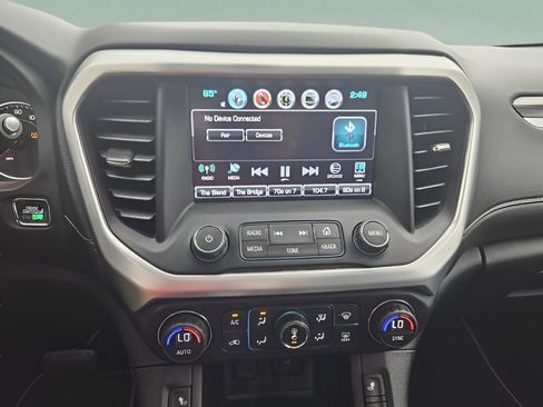 Used 2017 GMC Acadia SLT FWD image 17
