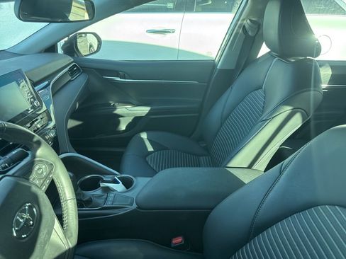 Used 2024 Toyota Camry SE image 10