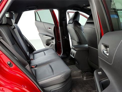 Certified 2023 Toyota Venza Nightshade image 18