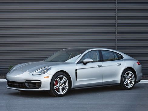 Used 2021 Porsche Panamera 4 image 1