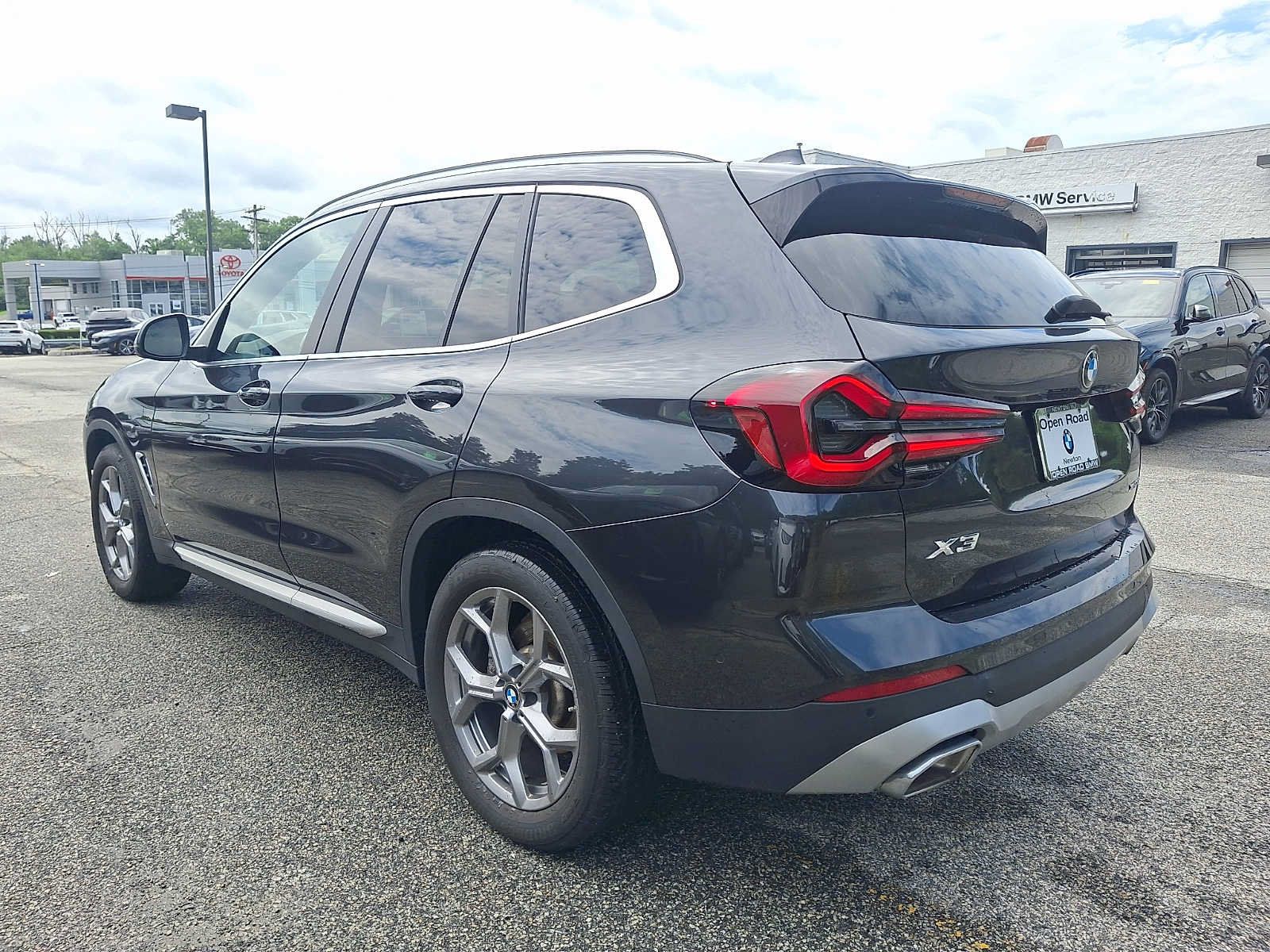 Used 2024 BMW X3 xDrive30i w/ Convenience Package AWD/4WD image 4