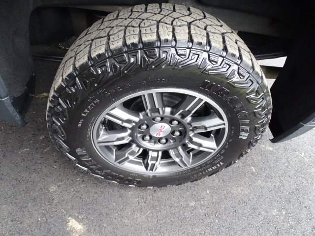 Used 2024 GMC Sierra 1500 AT4 w/ Technology Package AWD/4WD image 29