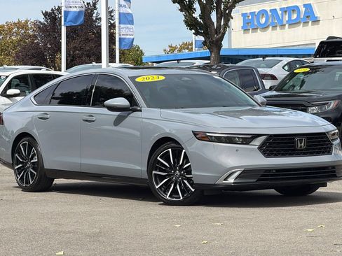 Used 2024 Honda Accord Touring image 2