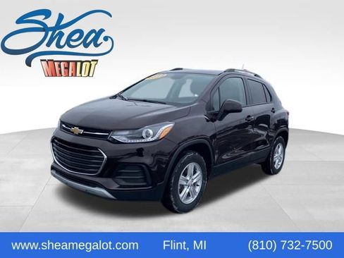 Used 2022 Chevrolet Trax LT w/ LT Convenience Package image 1