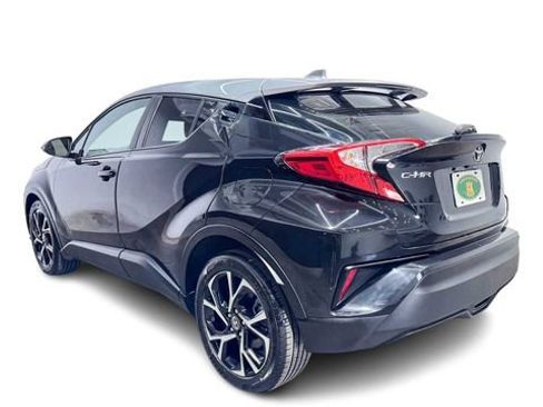 Used 2020 Toyota C-HR XLE image 4