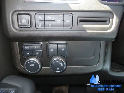 Used 2022 Chevrolet Tahoe RST w/ Luxury Package image 33