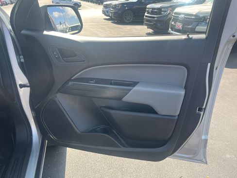 Used 2019 Chevrolet Colorado W/T w/ WT Convenience Package RWD image 32