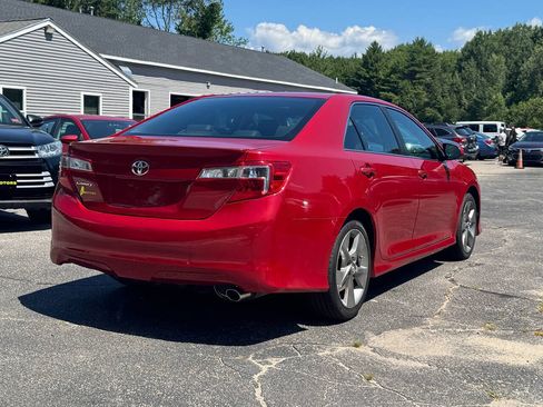 Used 2014 Toyota Camry SE FWD image 2