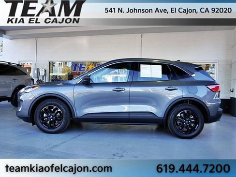 Used 2022 Ford Escape SE image 6