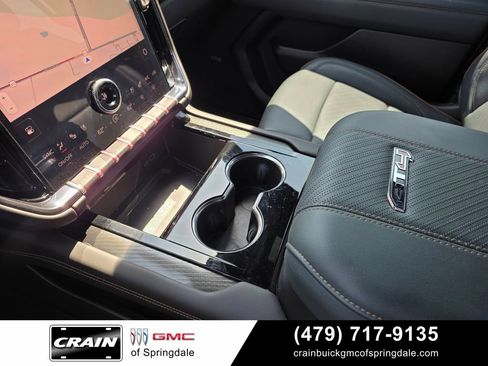 Used 2025 GMC Yukon AT4 AWD/4WD image 20