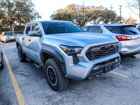 Used 2024 Toyota Tacoma TRD Off-Road image 6