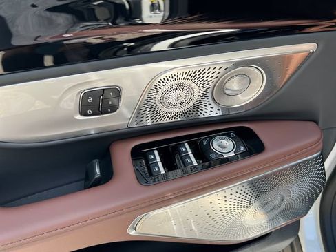 New 2026 Lincoln Nautilus Reserve AWD/4WD image 13