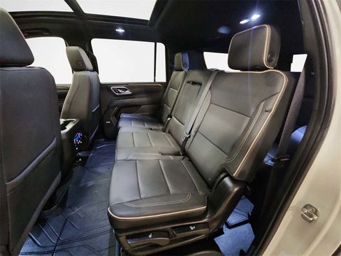 Certified 2024 Chevrolet Suburban Premier w/ Premium Package image 24