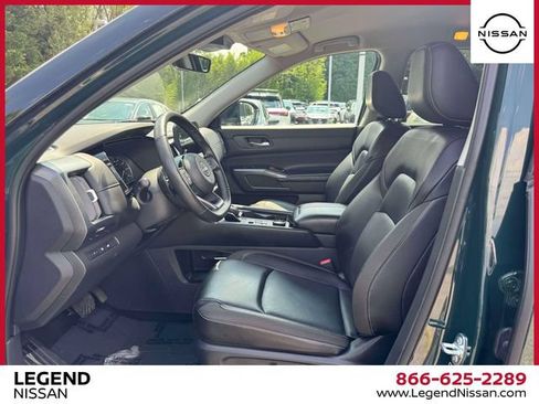 Certified 2024 Nissan Pathfinder SL AWD/4WD image 17