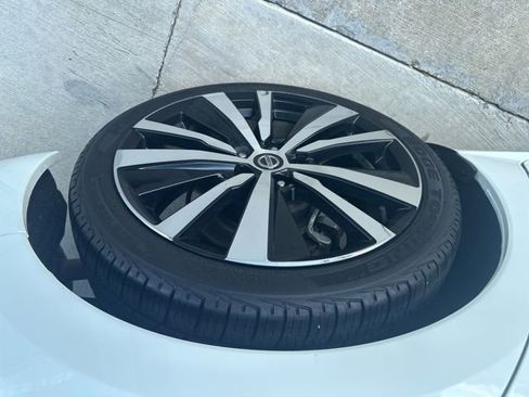Used 2019 Nissan Altima 2.5 SR FWD image 15