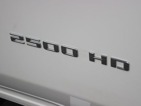 Used 2025 Chevrolet Silverado 2500 LT w/ Convenience Package AWD/4WD image 12