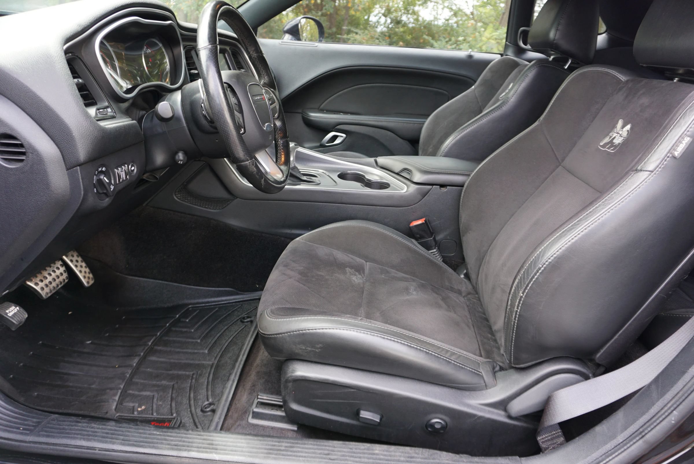 Used 2016 Dodge Challenger R/T Scat Pack w/ Leather Interior Group RWD image 15