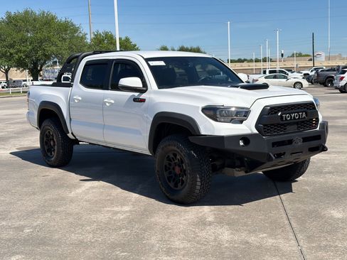 Used 2018 Toyota Tacoma TRD Pro image 7