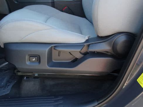 Used 2025 Toyota Tacoma SR5 image 18