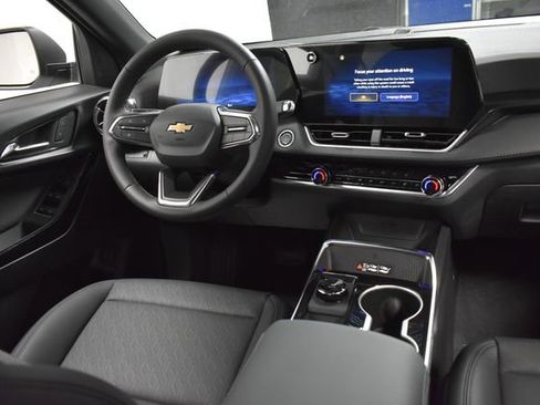 New 2026 Chevrolet Equinox LT w/ Convenience Package II FWD image 32