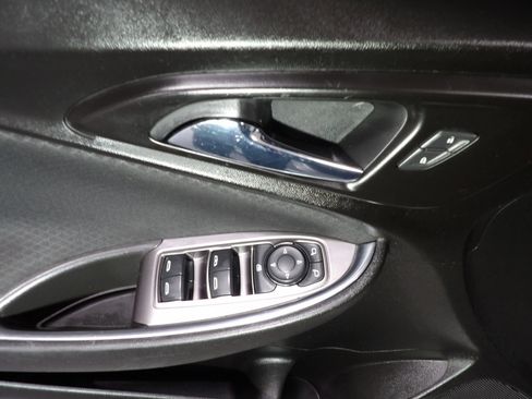 Used 2020 Chevrolet Malibu LT image 9