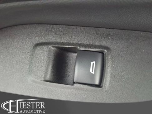 Certified 2020 Chevrolet Equinox LT FWD image 35