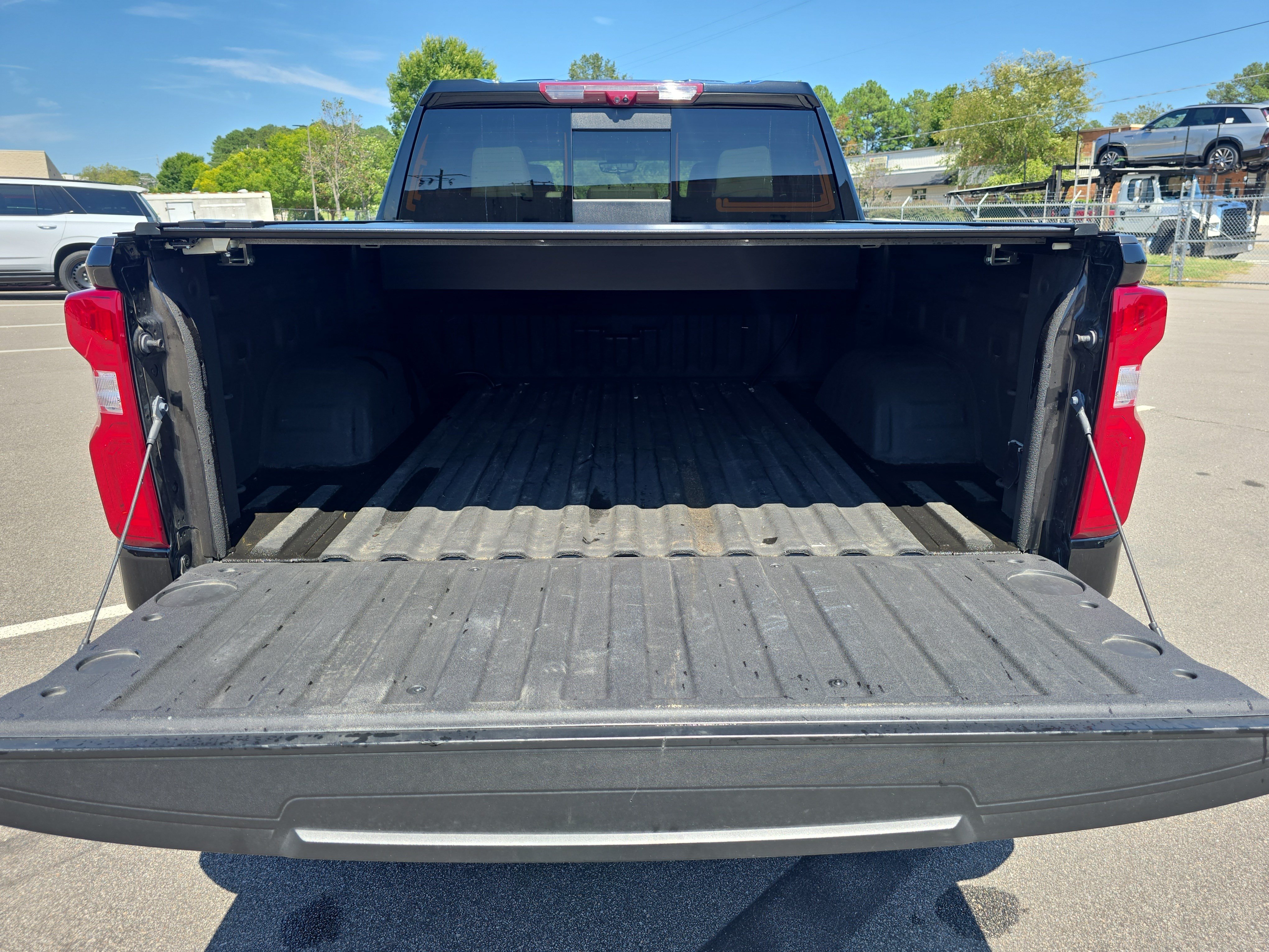 Used 2024 Chevrolet Silverado 1500 LTZ AWD/4WD image 12