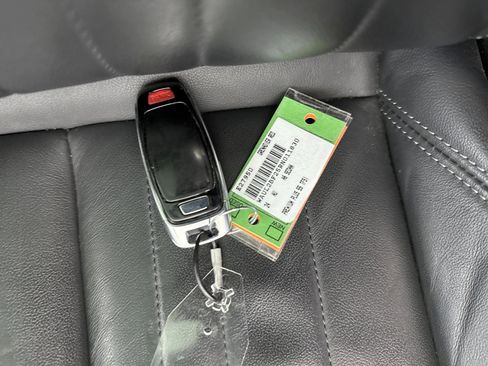 Used 2024 Audi A6 Premium Plus image 12