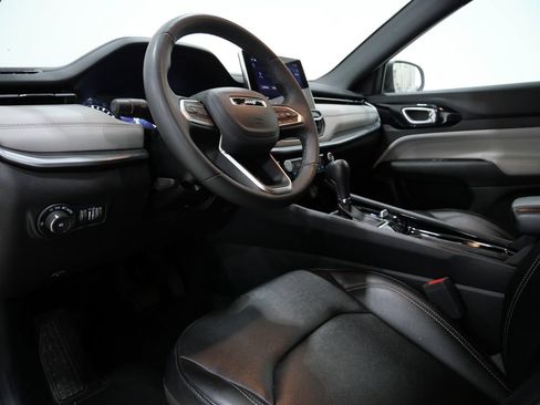 Used 2025 Jeep Compass Limited AWD/4WD image 10