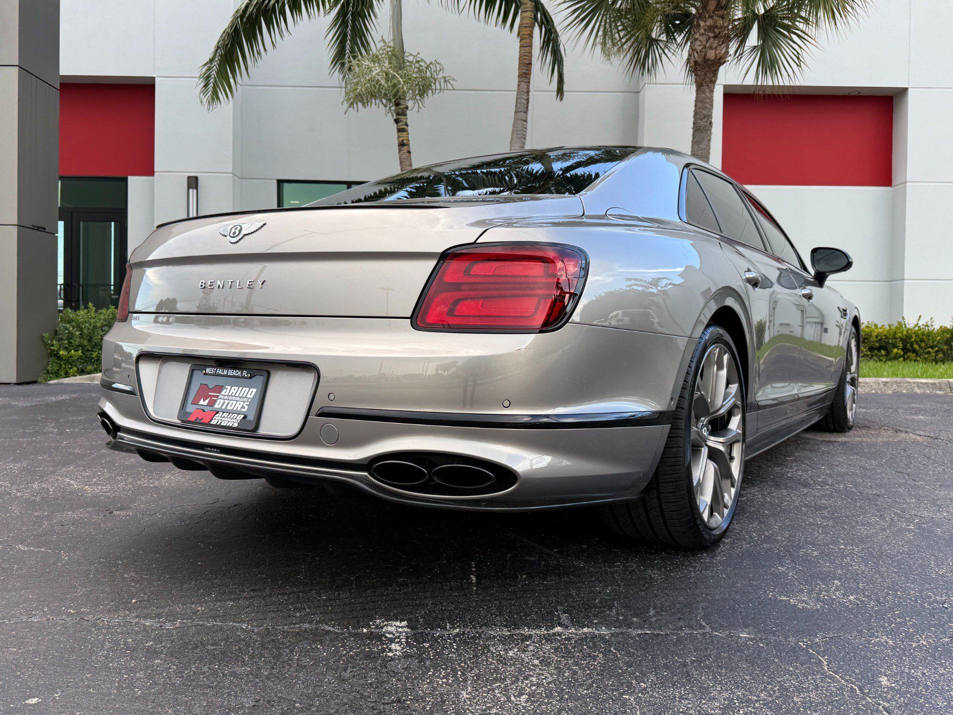 Used 2023 Bentley Flying Spur V8 AWD/4WD image 18